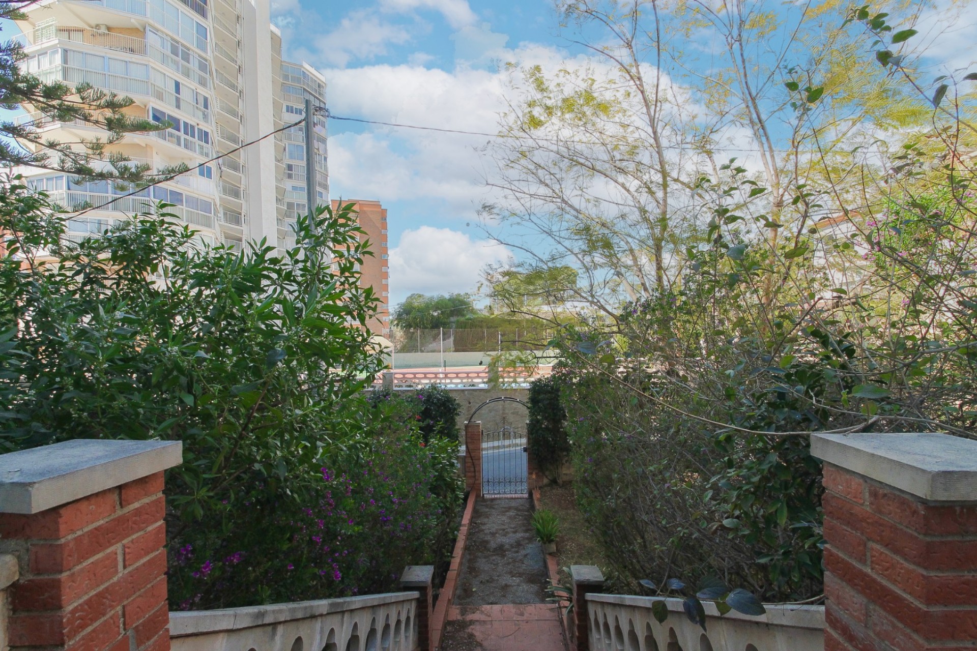 Resale - Villa -
El Campello - Costa Blanca