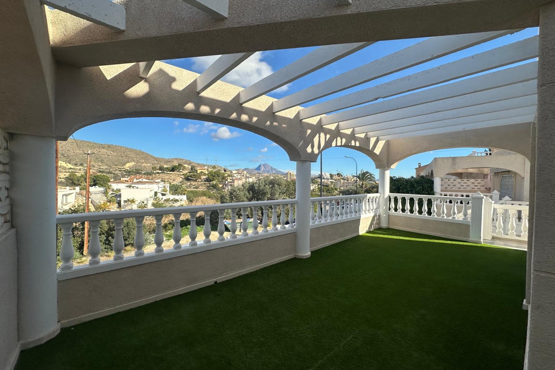 Resale - Villa -
El Campello - Costa Blanca