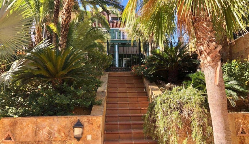 Resale - Villa -
El Palmar