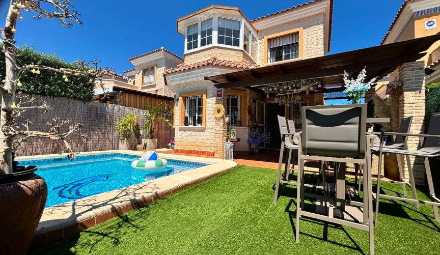 Resale - Villa -
El Raso - Costa Blanca