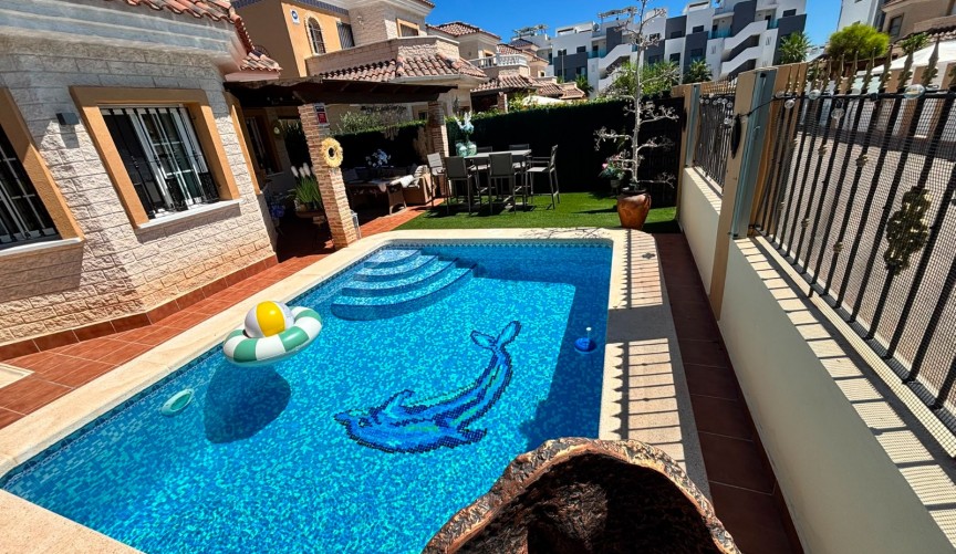 Resale - Villa -
El Raso - Costa Blanca