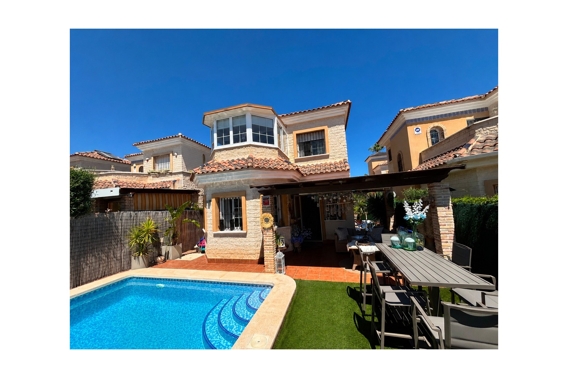 Resale - Villa -
El Raso - Costa Blanca