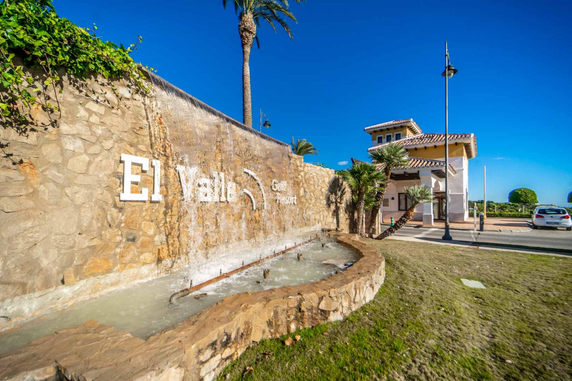 Resale - Villa -
El Valle Golf Resort - Inland