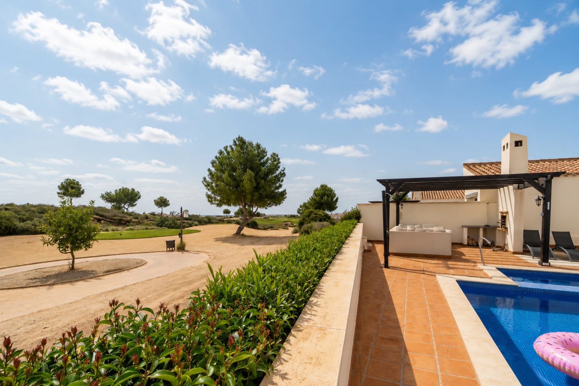 Resale - Villa -
El Valle Golf Resort - Inland