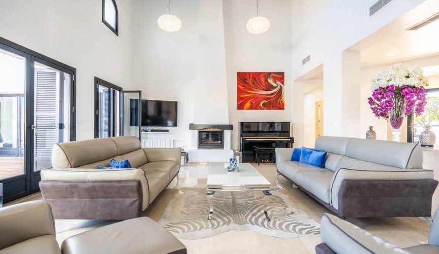 Resale - Villa -
El Valle Golf Resort - Inland