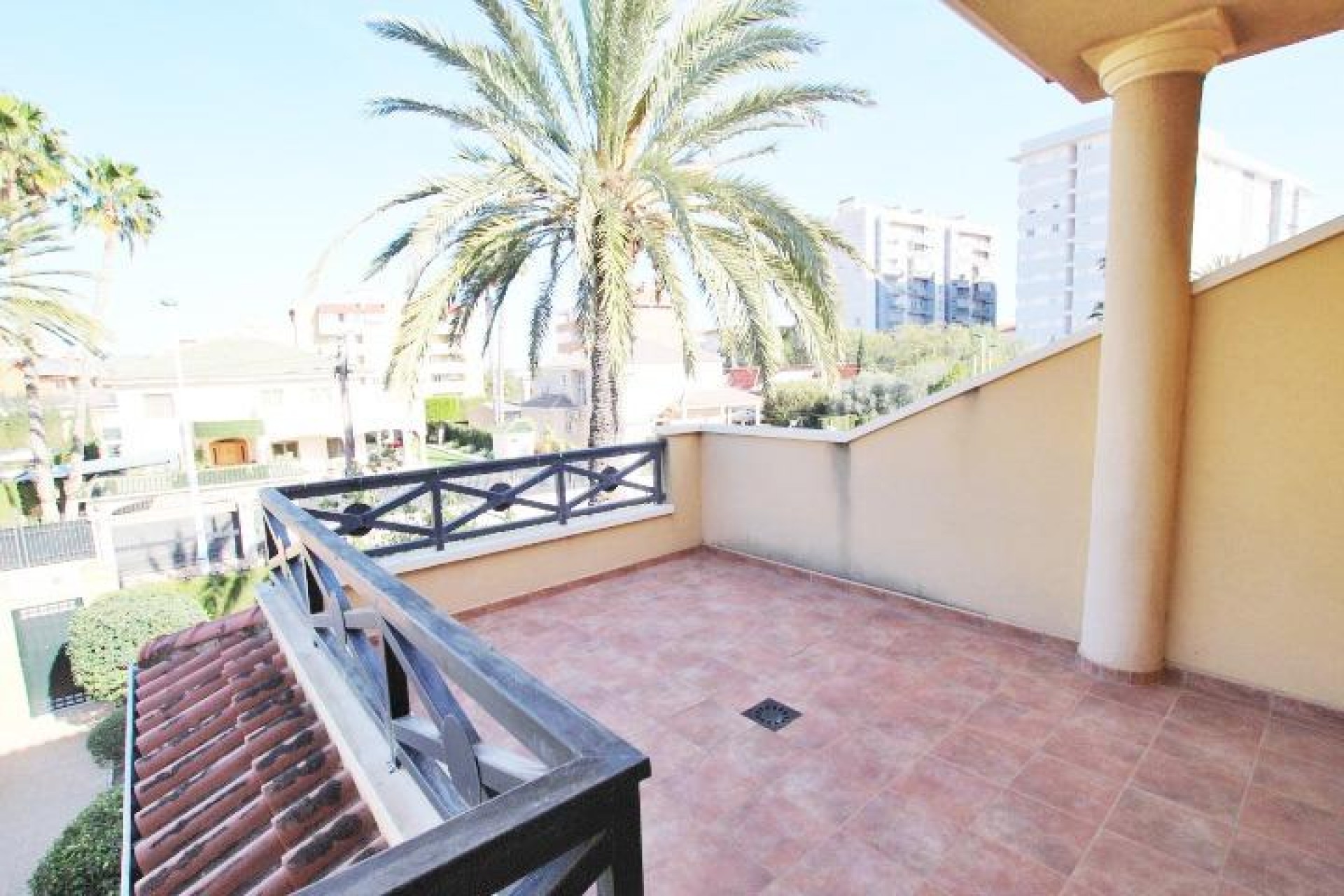 Resale - Villa -
Elche - Altabix