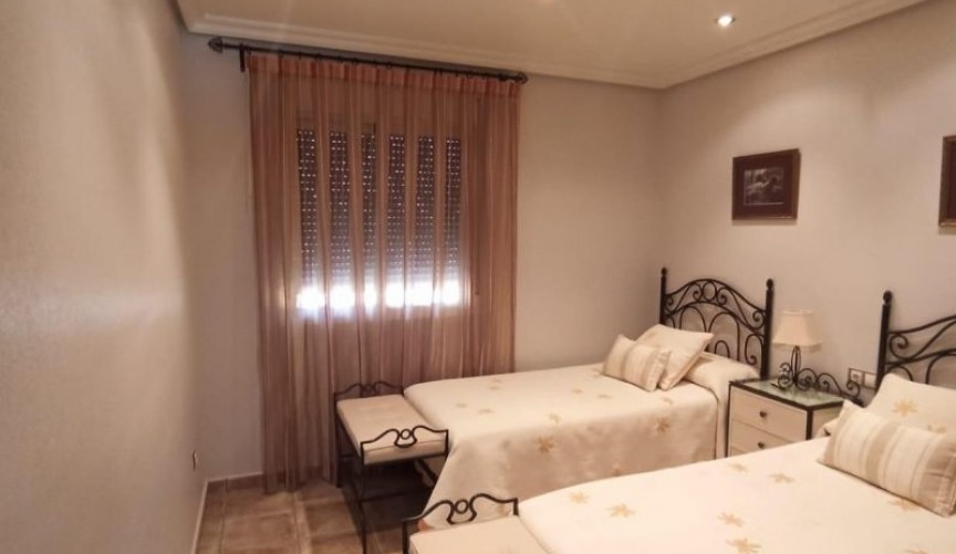 Resale - Villa -
Elche - Costa Blanca