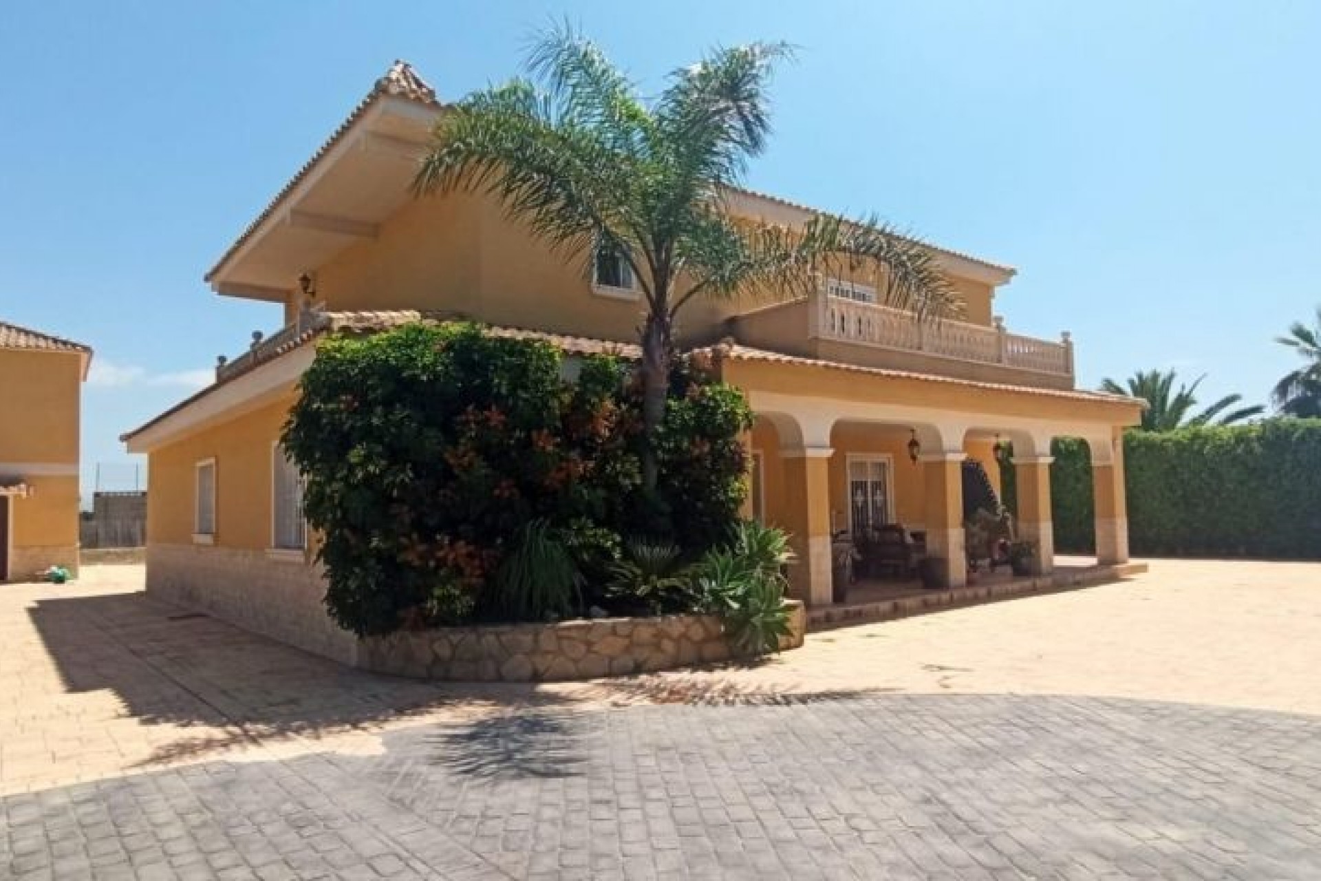 Resale - Villa -
Elche - Costa Blanca