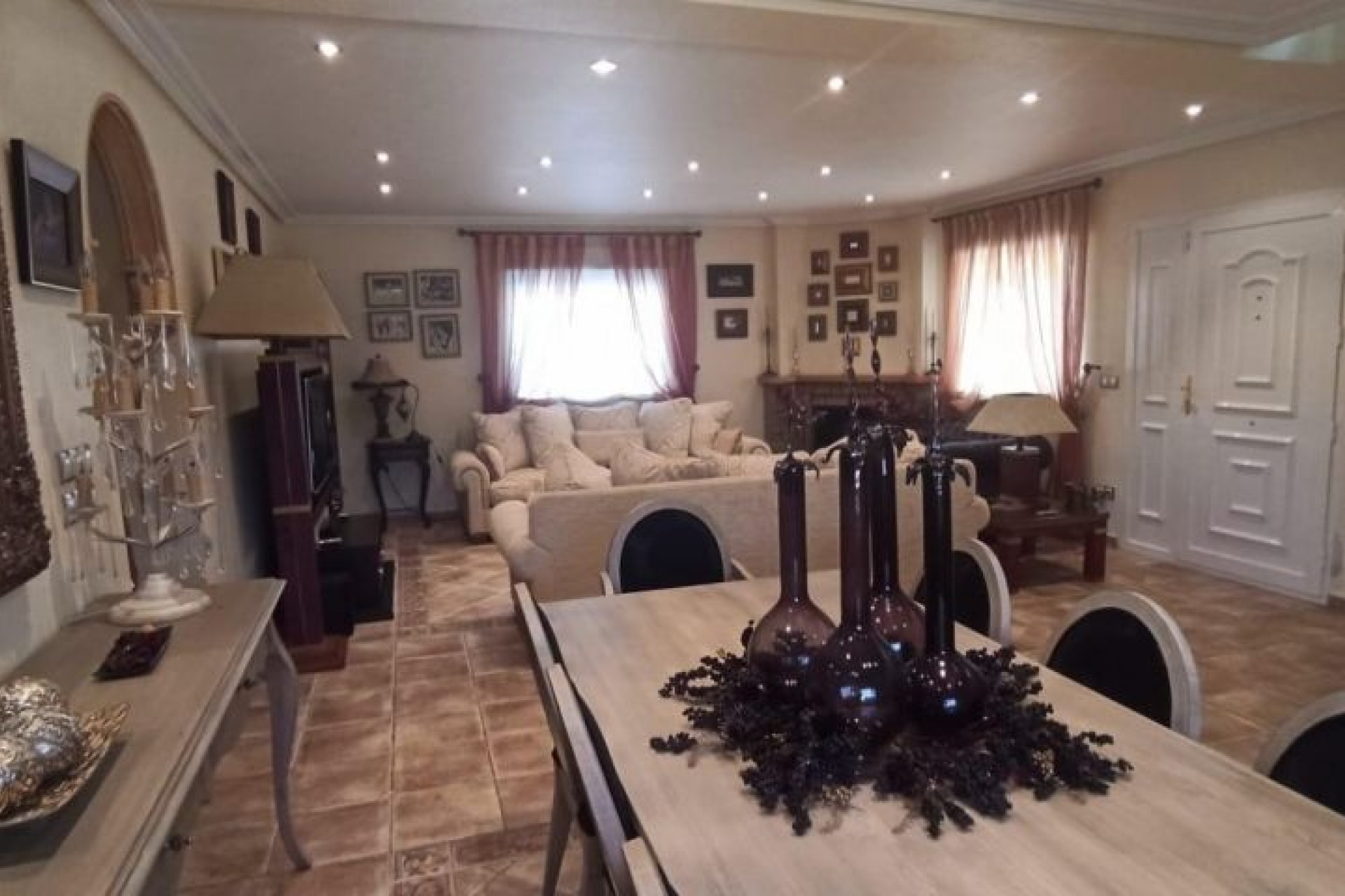 Resale - Villa -
Elche - Costa Blanca