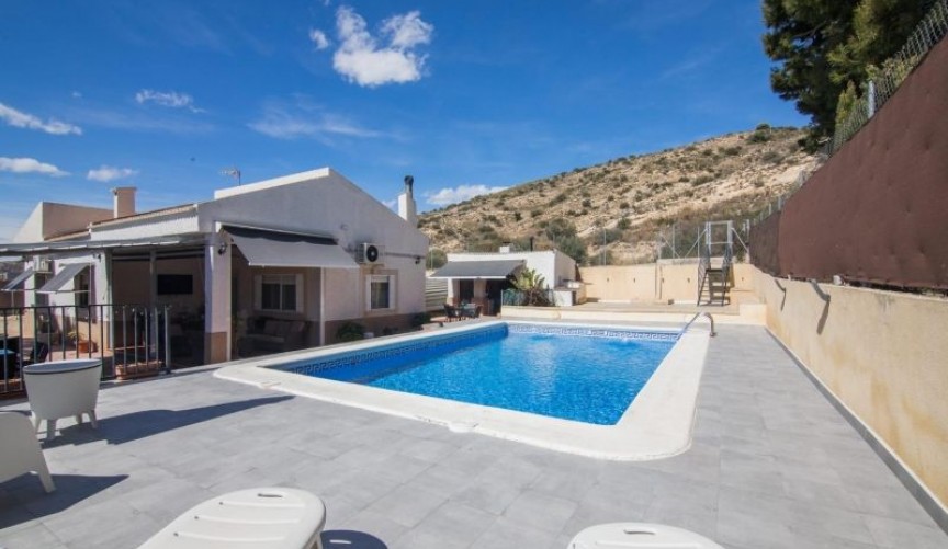 Resale - Villa -
Elche - Costa Blanca