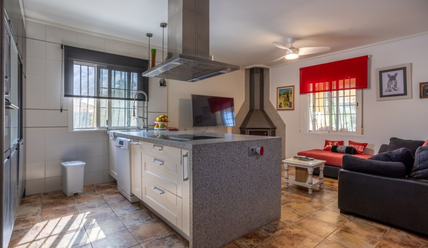 Resale - Villa -
Elche - Costa Blanca