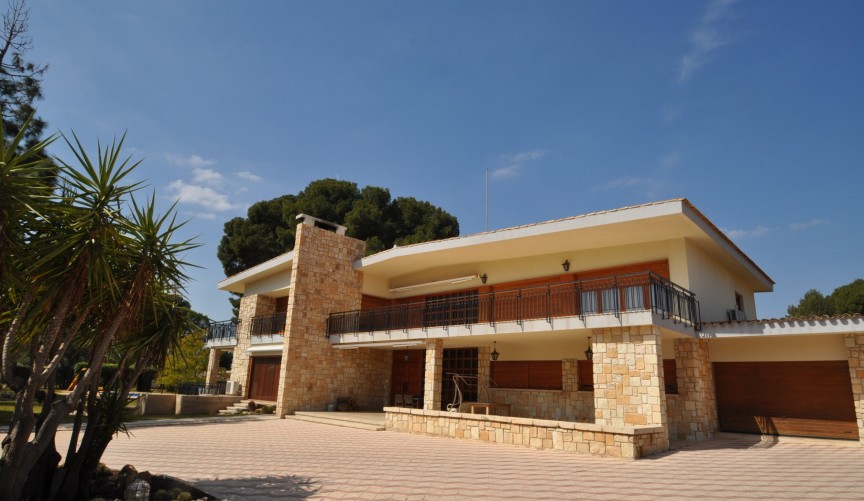 Resale - Villa -
Elda - Inland