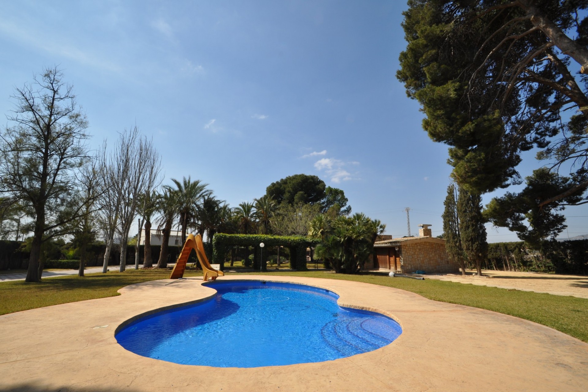 Resale - Villa -
Elda - Inland