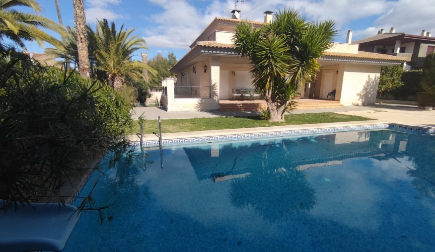 Resale - Villa -
Elda - Inland