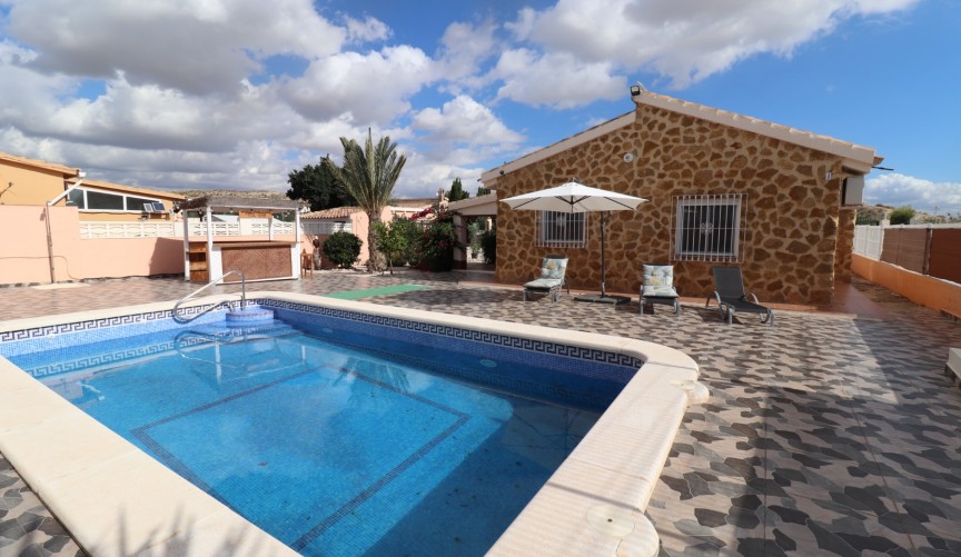 Resale - Villa -
Fortuna - Inland