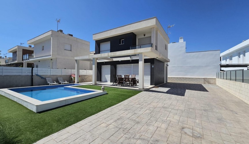 Resale - Villa -
Gran Alacant - Monte Y Mar Bajo