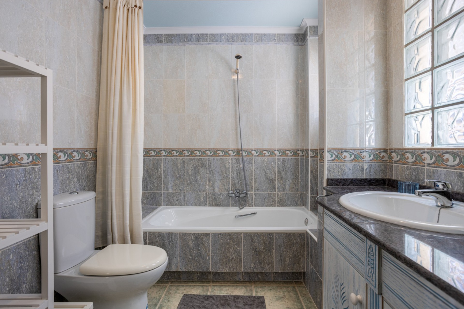 Resale - Villa -
Guardamar del Segura - Costa Blanca