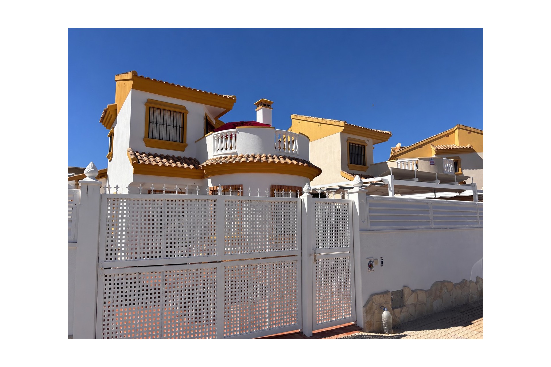 Resale - Villa -
Guardamar del Segura - Costa Blanca