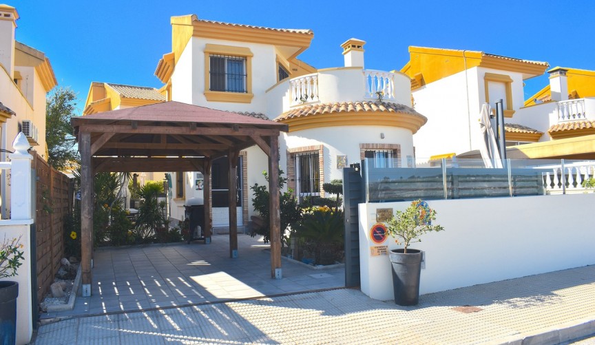 Resale - Villa -
Guardamar del Segura - Costa Blanca