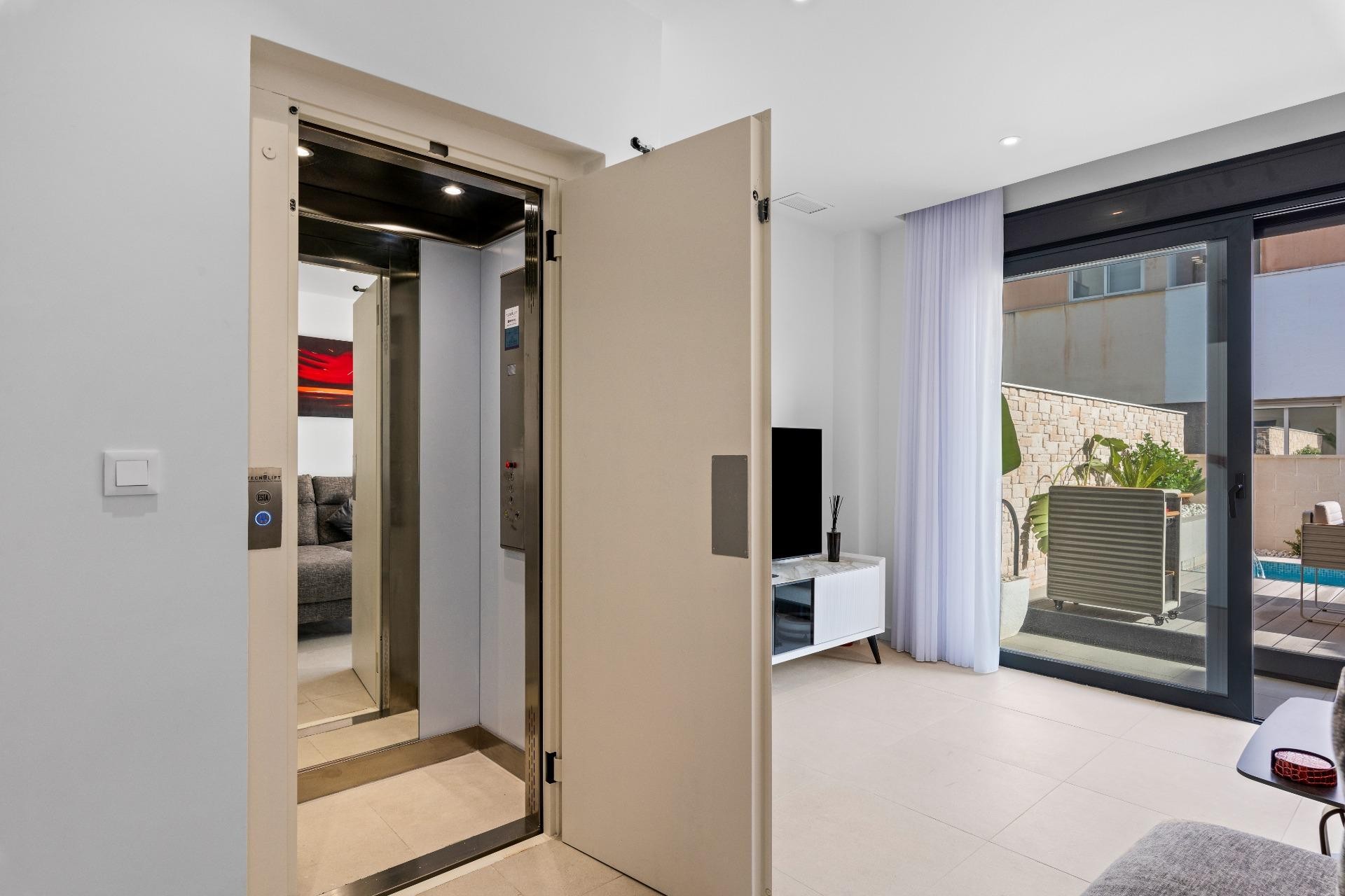 Resale - Villa -
Guardamar del Segura - Guardamar