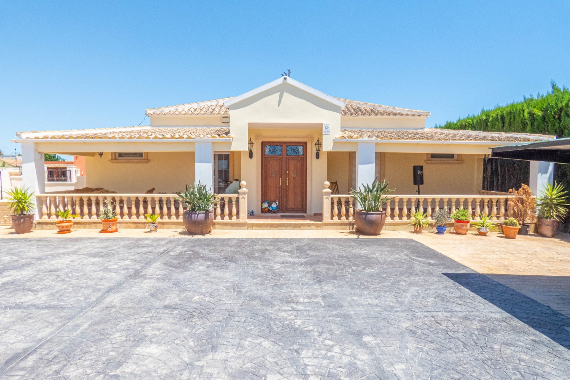 Resale - Villa -
Heredades - Costa Blanca
