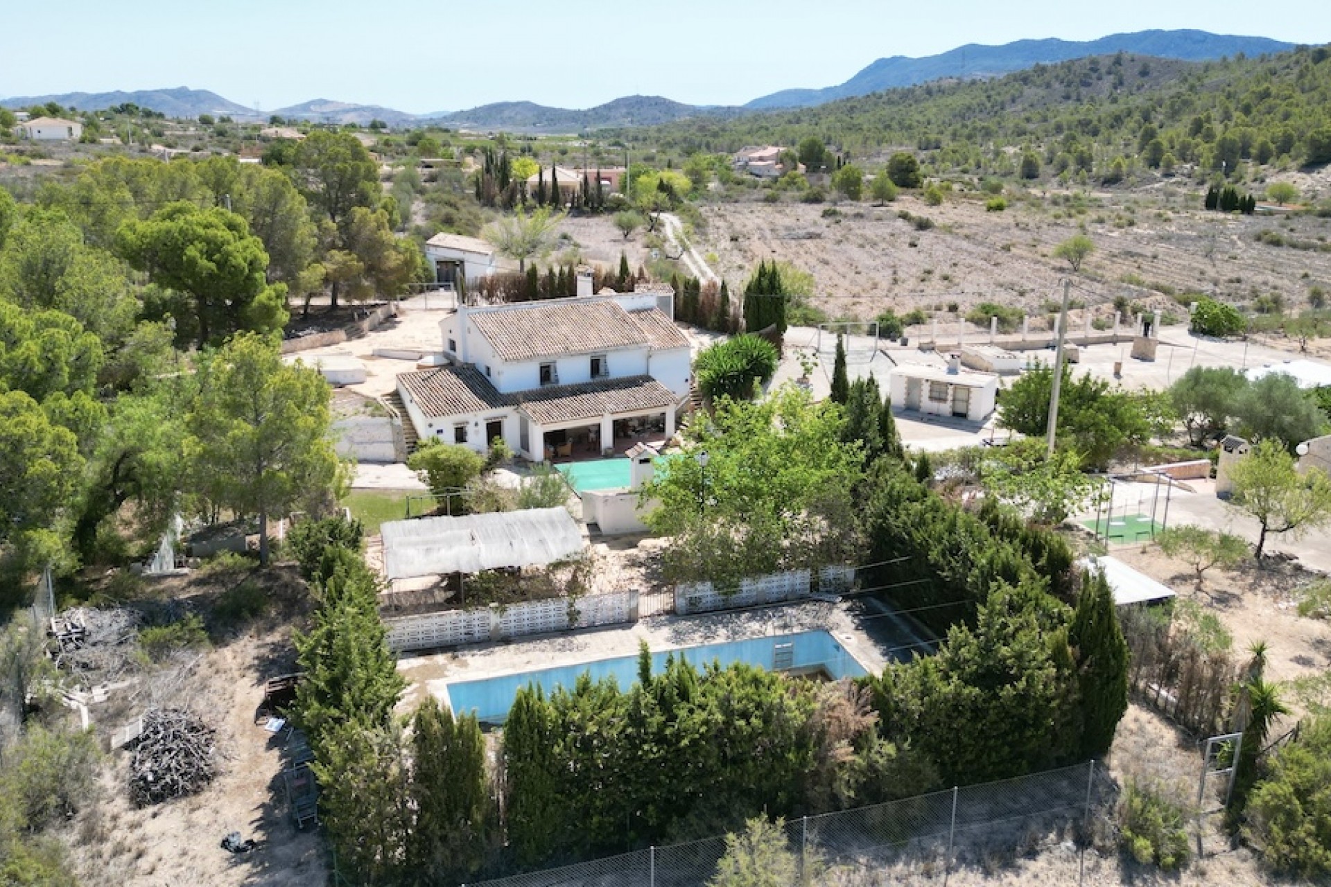 Resale - Villa -
Hondón de las Nieves - Inland