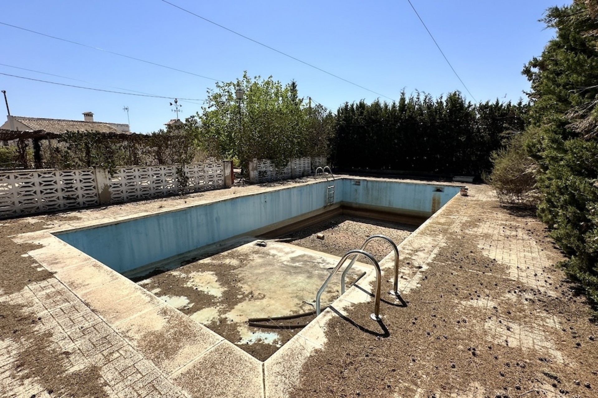 Resale - Villa -
Hondón de las Nieves - Inland