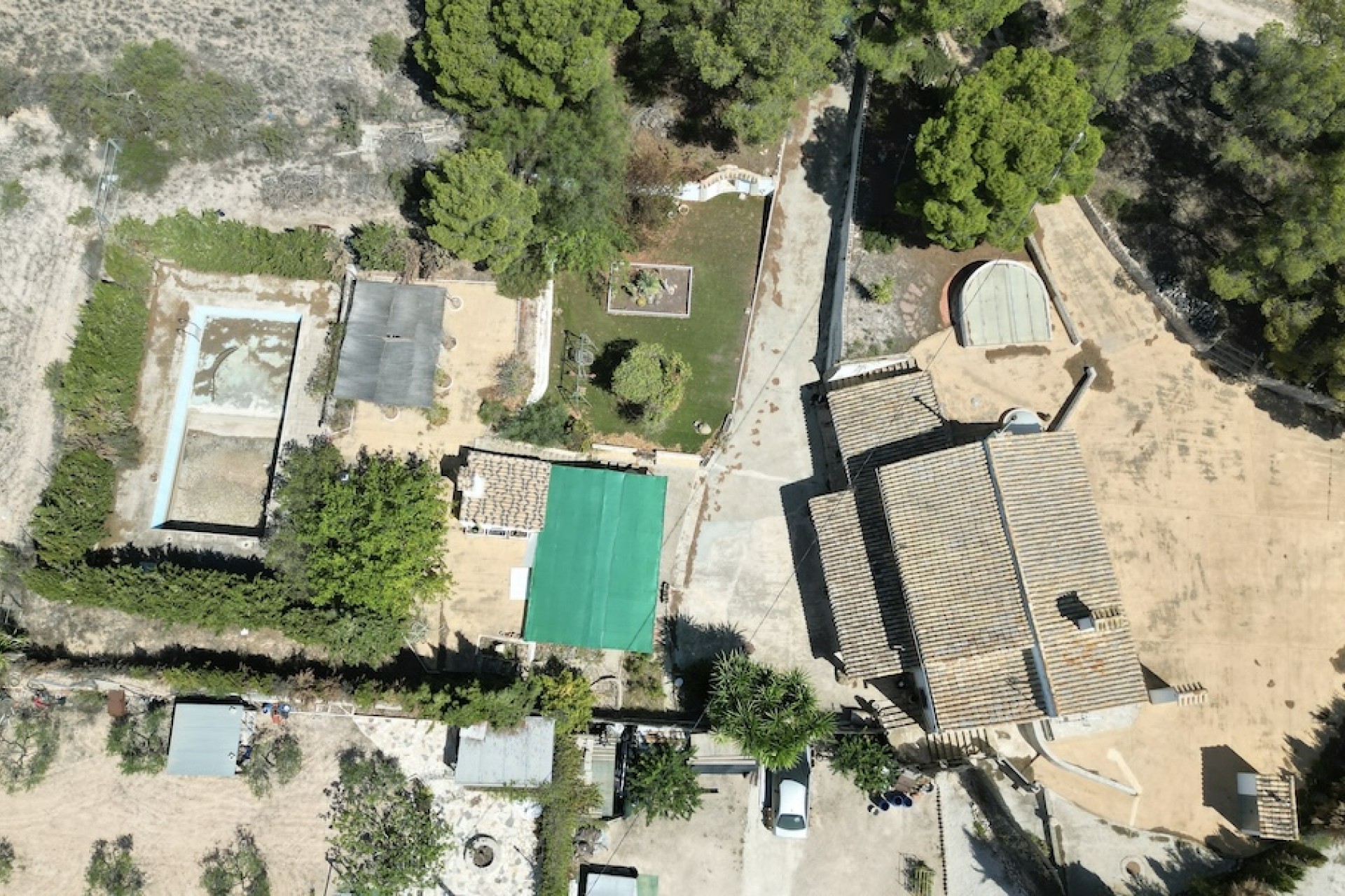 Resale - Villa -
Hondón de las Nieves - Inland