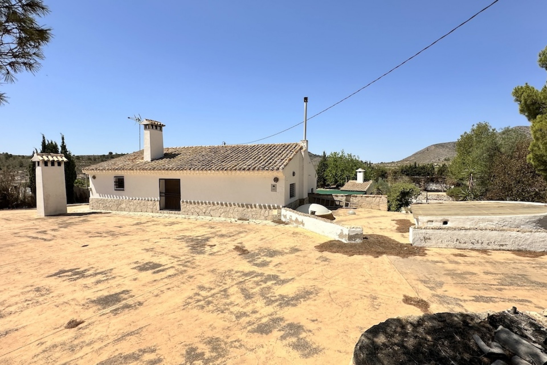 Resale - Villa -
Hondón de las Nieves - Inland