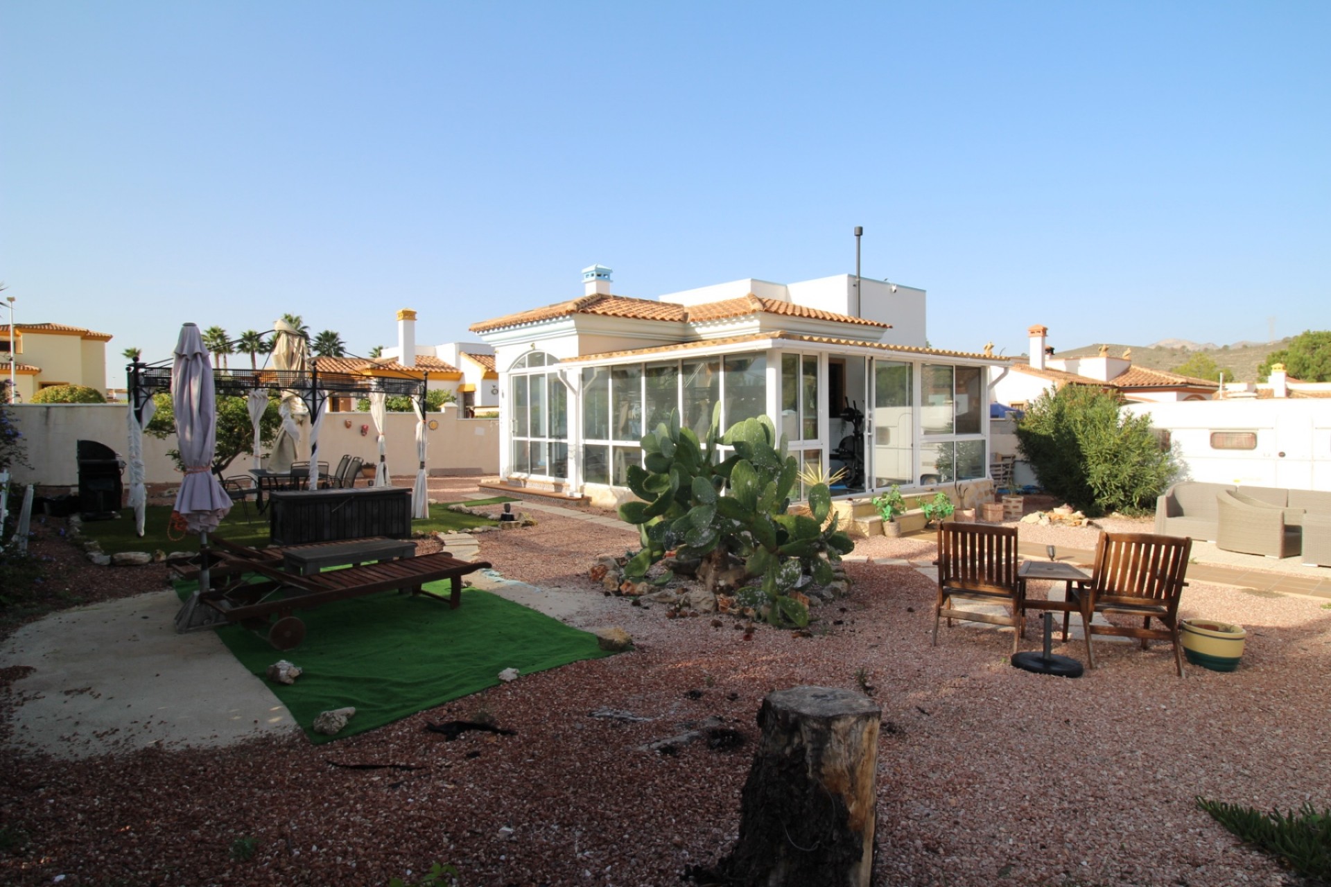 Resale - Villa -
Hondón de las Nieves - Inland