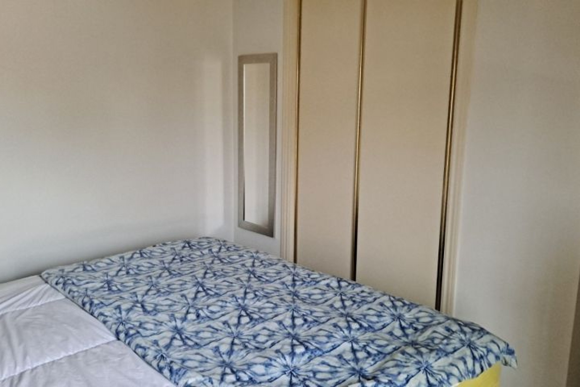 Resale - Villa -
Hondón de las Nieves - Inland