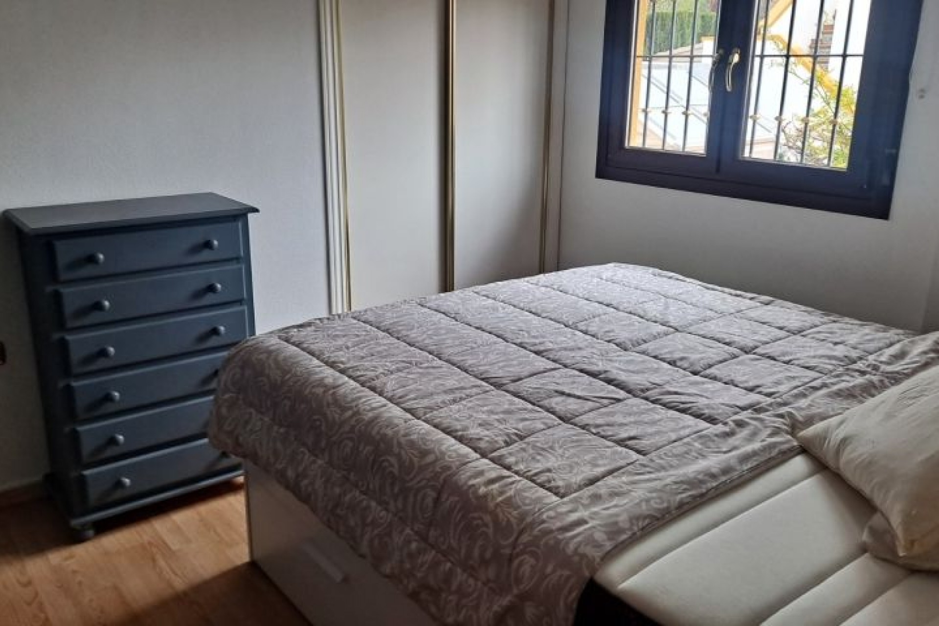 Resale - Villa -
Hondón de las Nieves - Inland