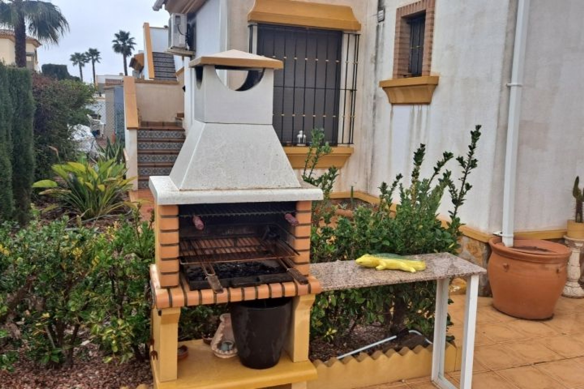 Resale - Villa -
Hondón de las Nieves - Inland