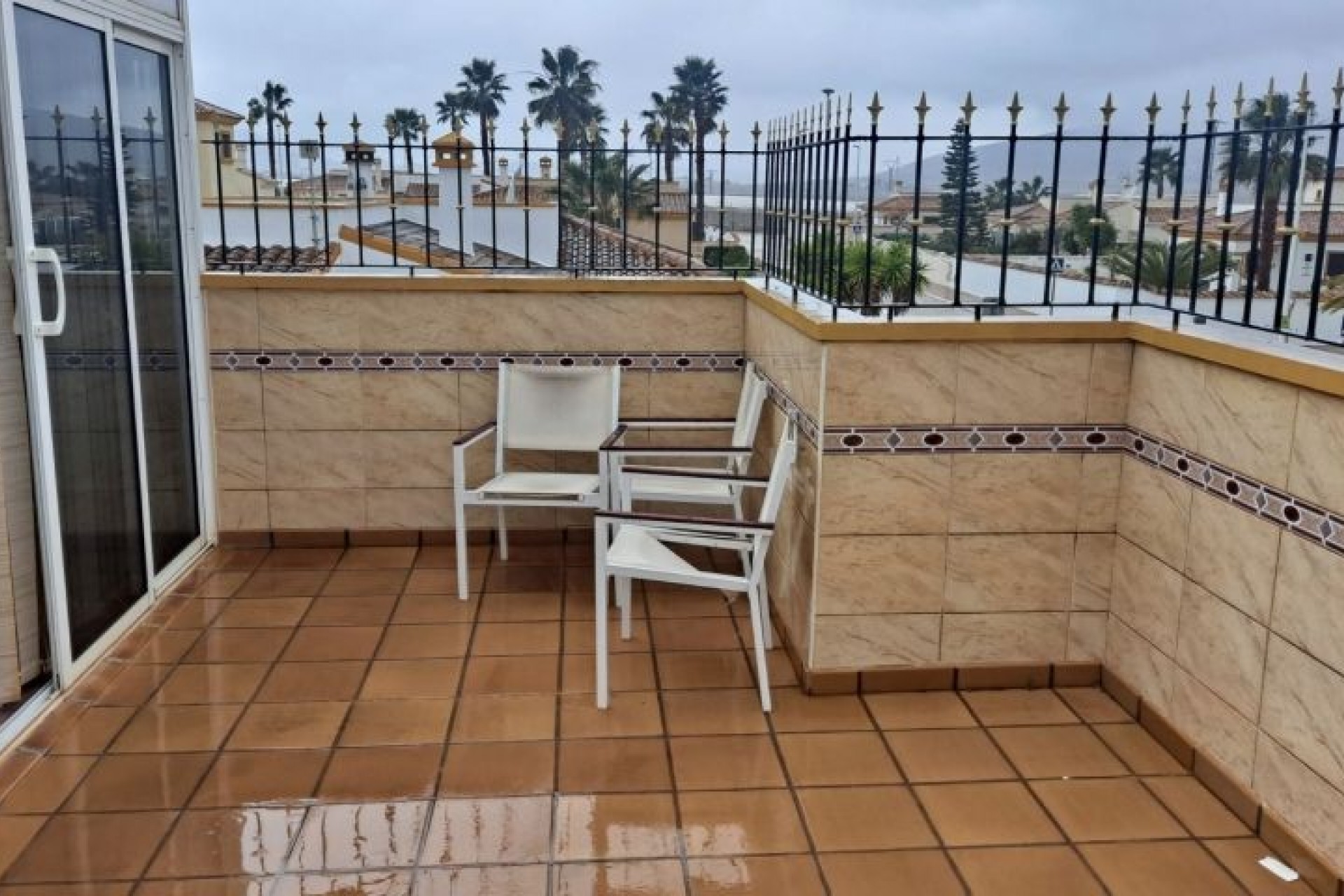 Resale - Villa -
Hondón de las Nieves - Inland