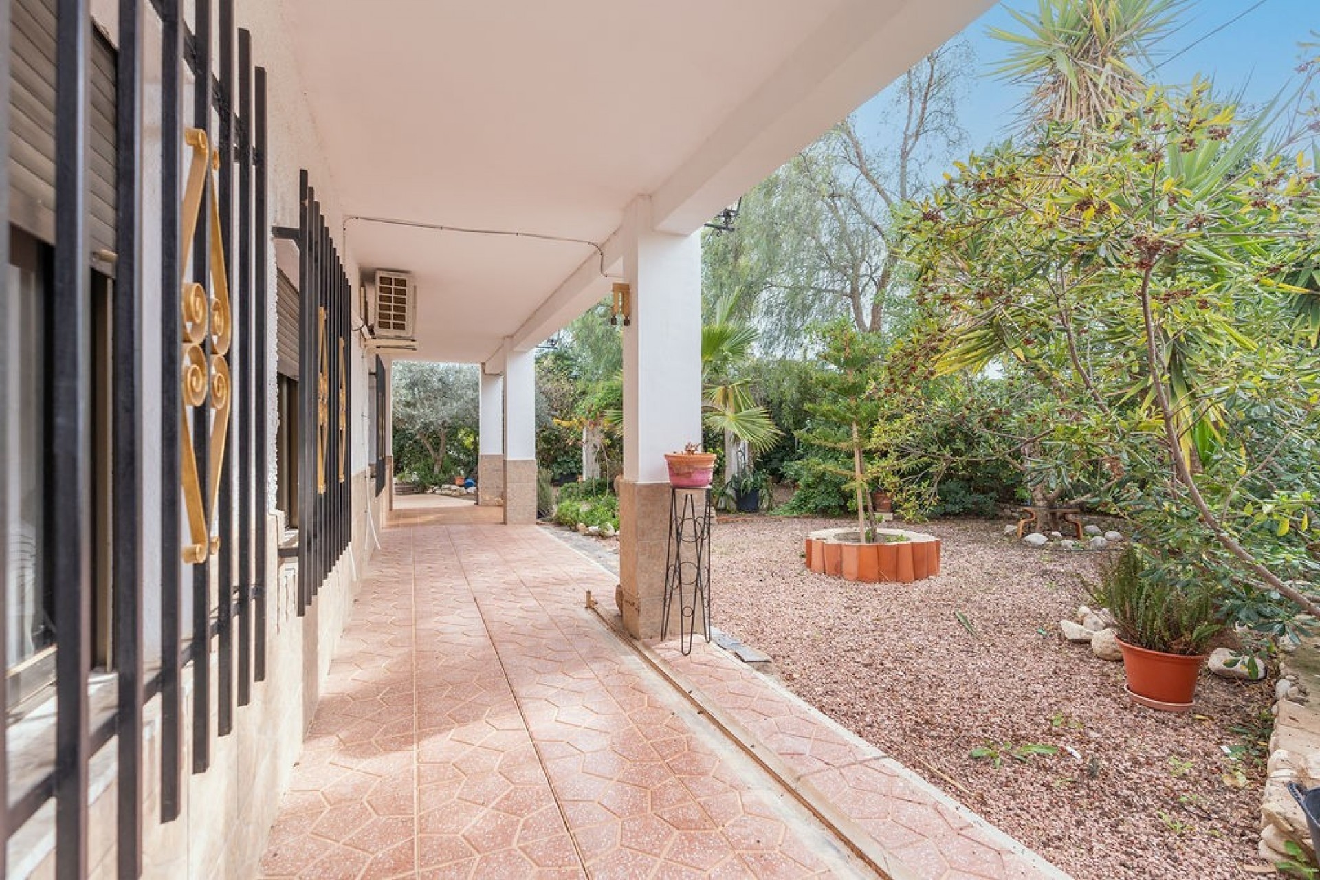 Resale - Villa -
Hondón de las Nieves - Inland