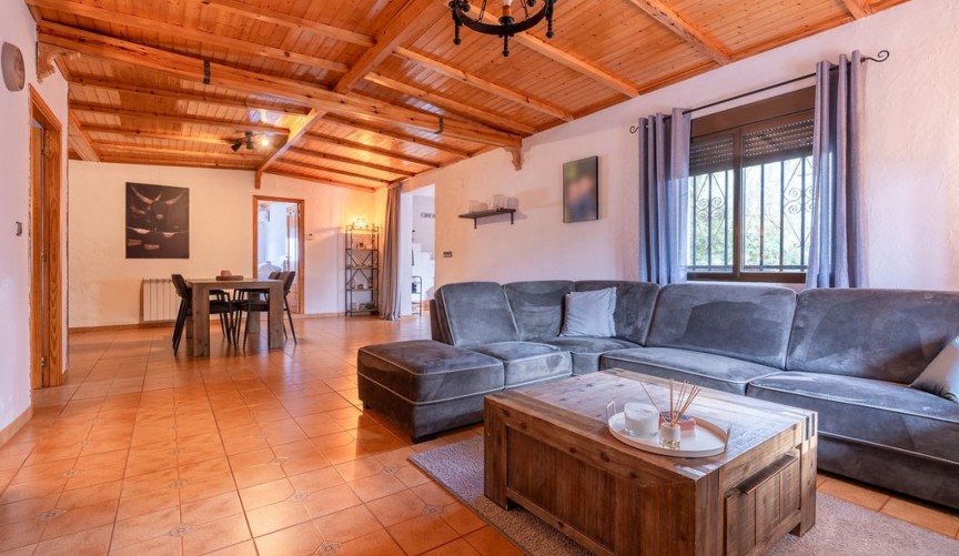 Resale - Villa -
Hondón de las Nieves - Inland