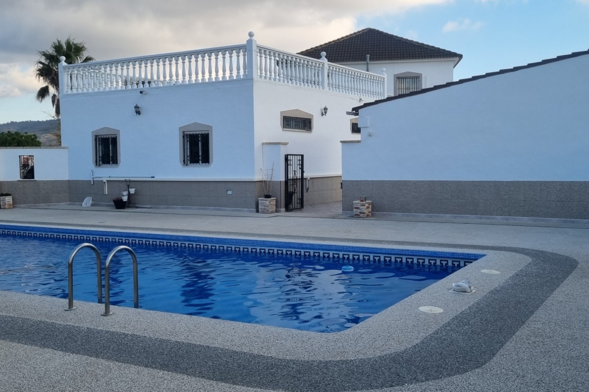Resale - Villa -
Hondón de los Fráiles - Inland