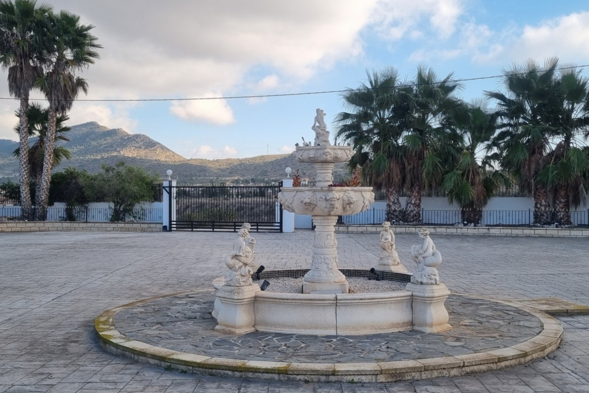 Resale - Villa -
Hondón de los Fráiles - Inland