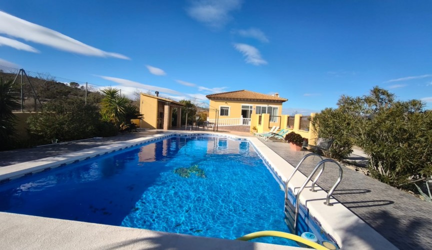 Resale - Villa -
Hondón de los Fráiles - Inland