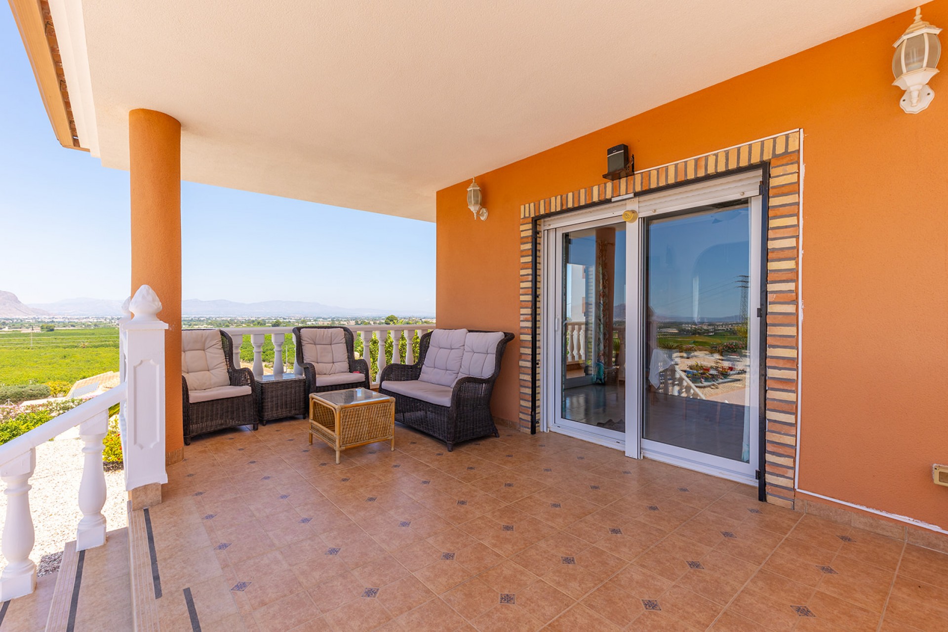 Resale - Villa -
Jacarilla - Inland