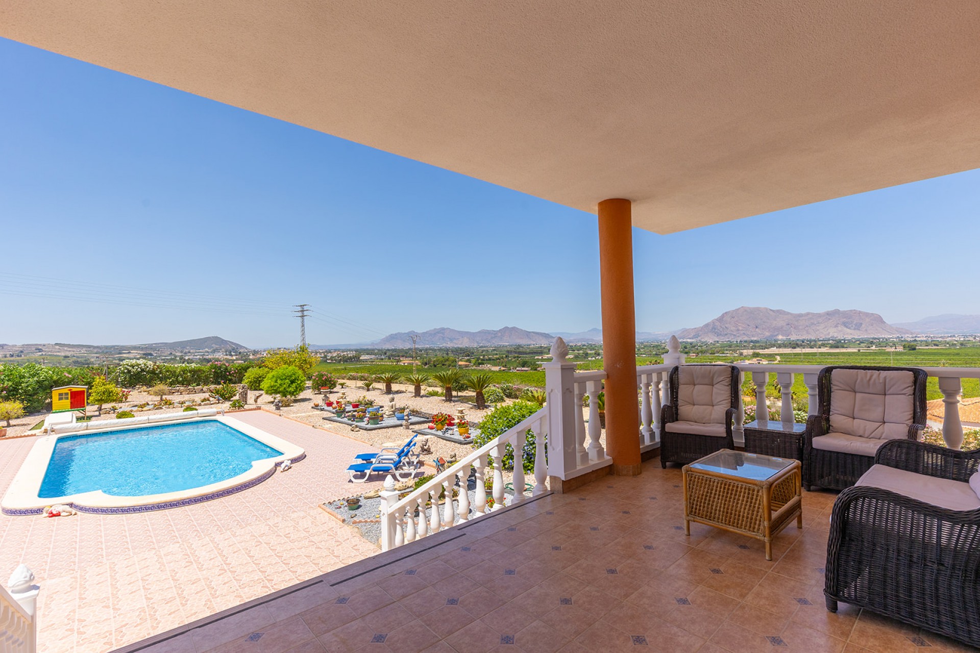 Resale - Villa -
Jacarilla - Inland