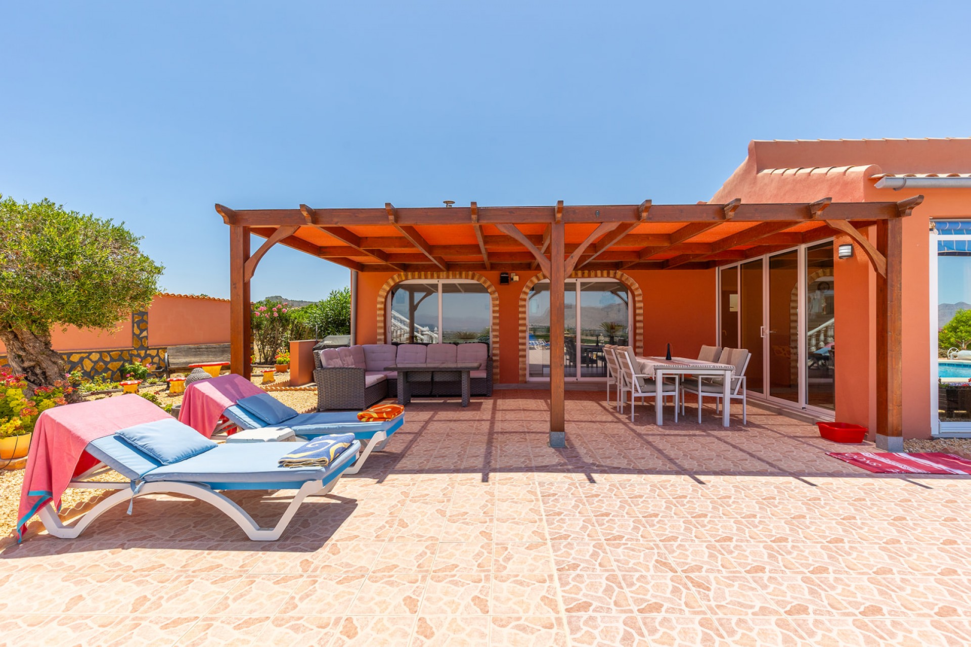 Resale - Villa -
Jacarilla - Inland