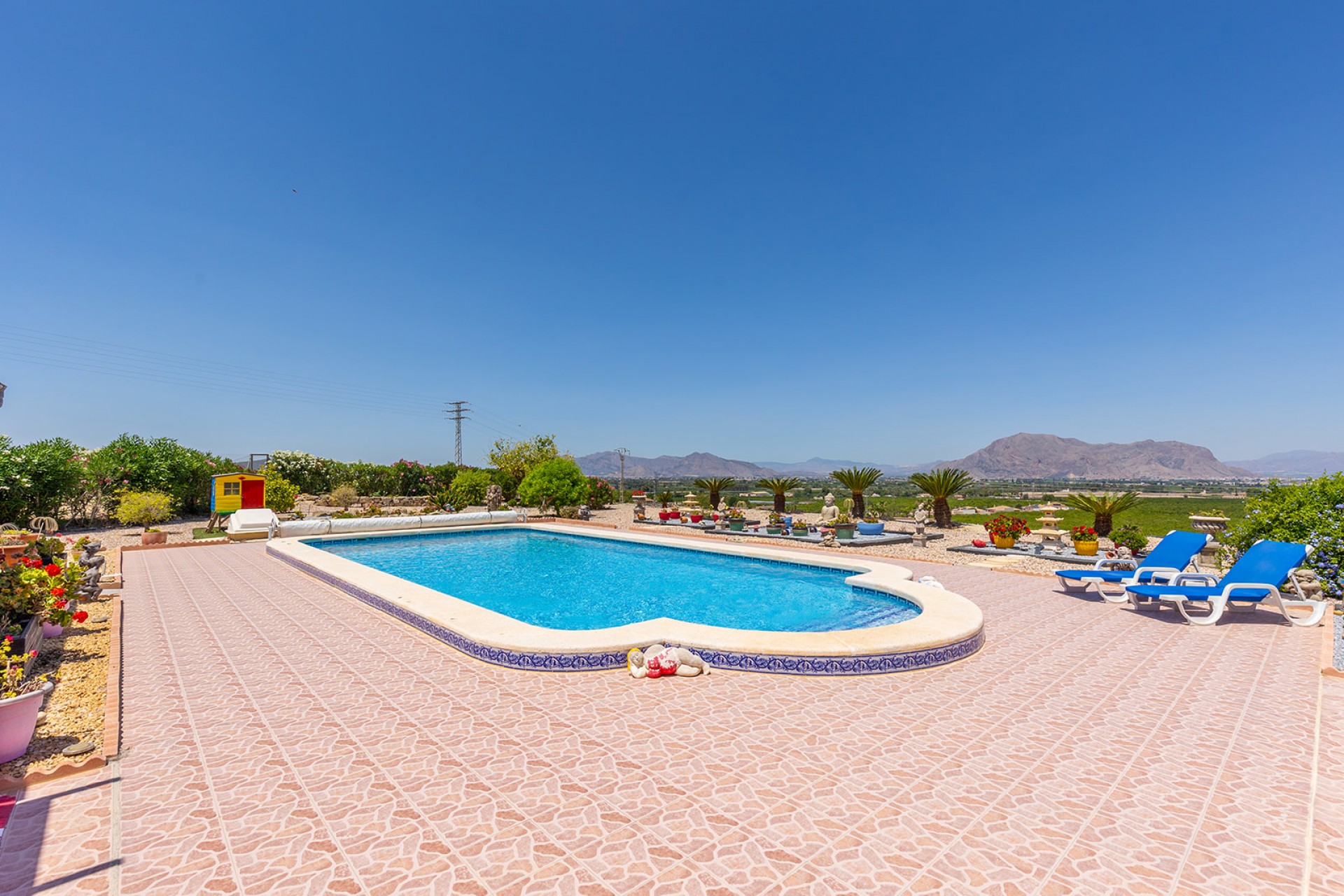 Resale - Villa -
Jacarilla - Inland