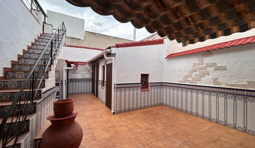 Resale - Villa -
Jacarilla - Inland