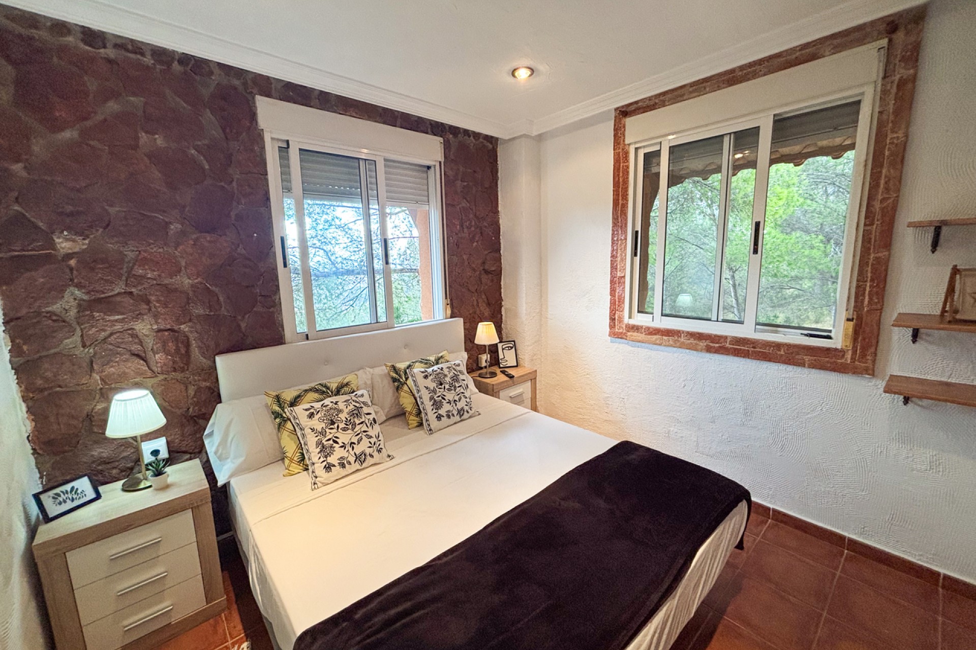 Resale - Villa -
Jacarilla - Inland