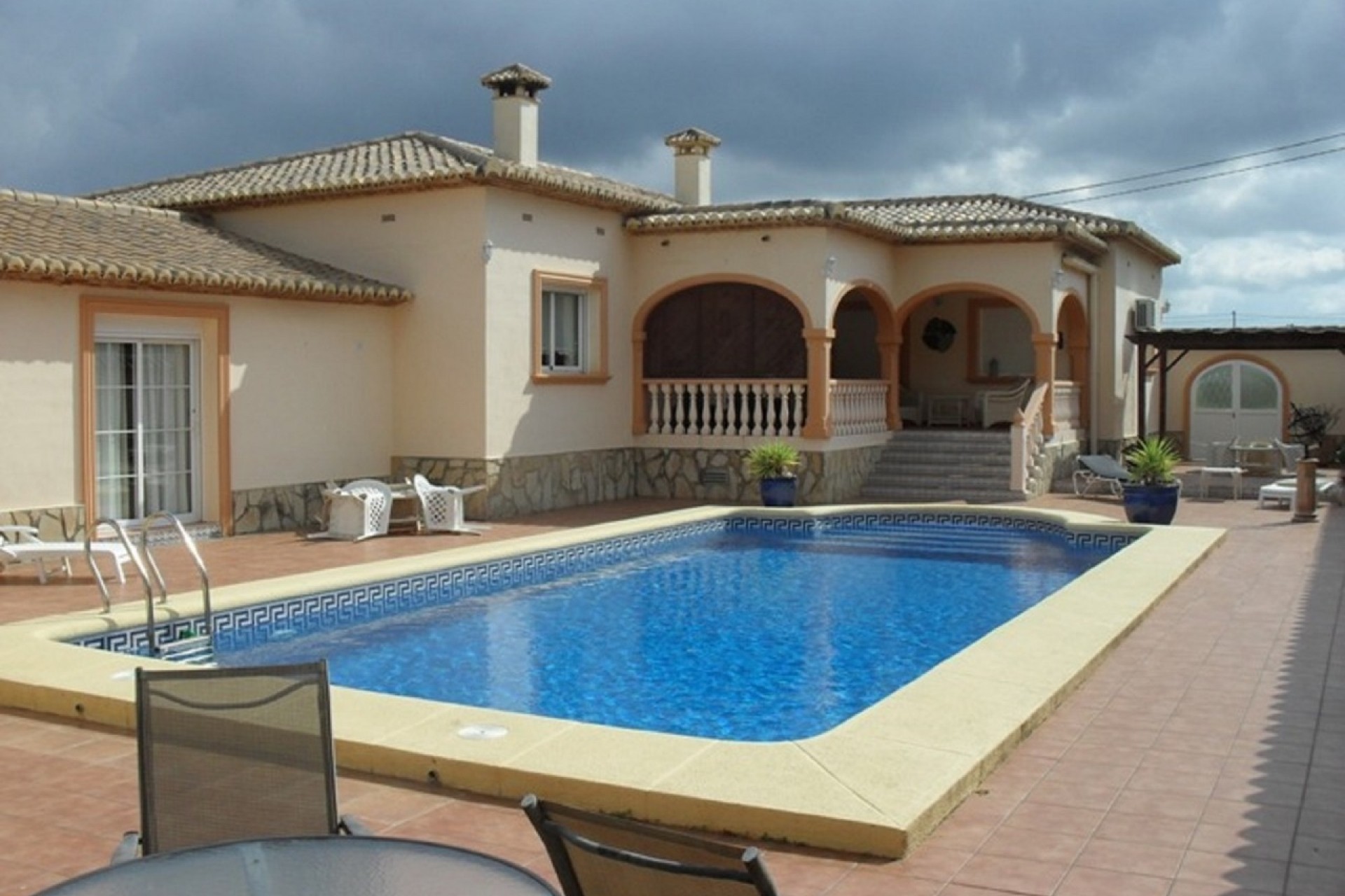 Resale - Villa -
Jalón - Inland