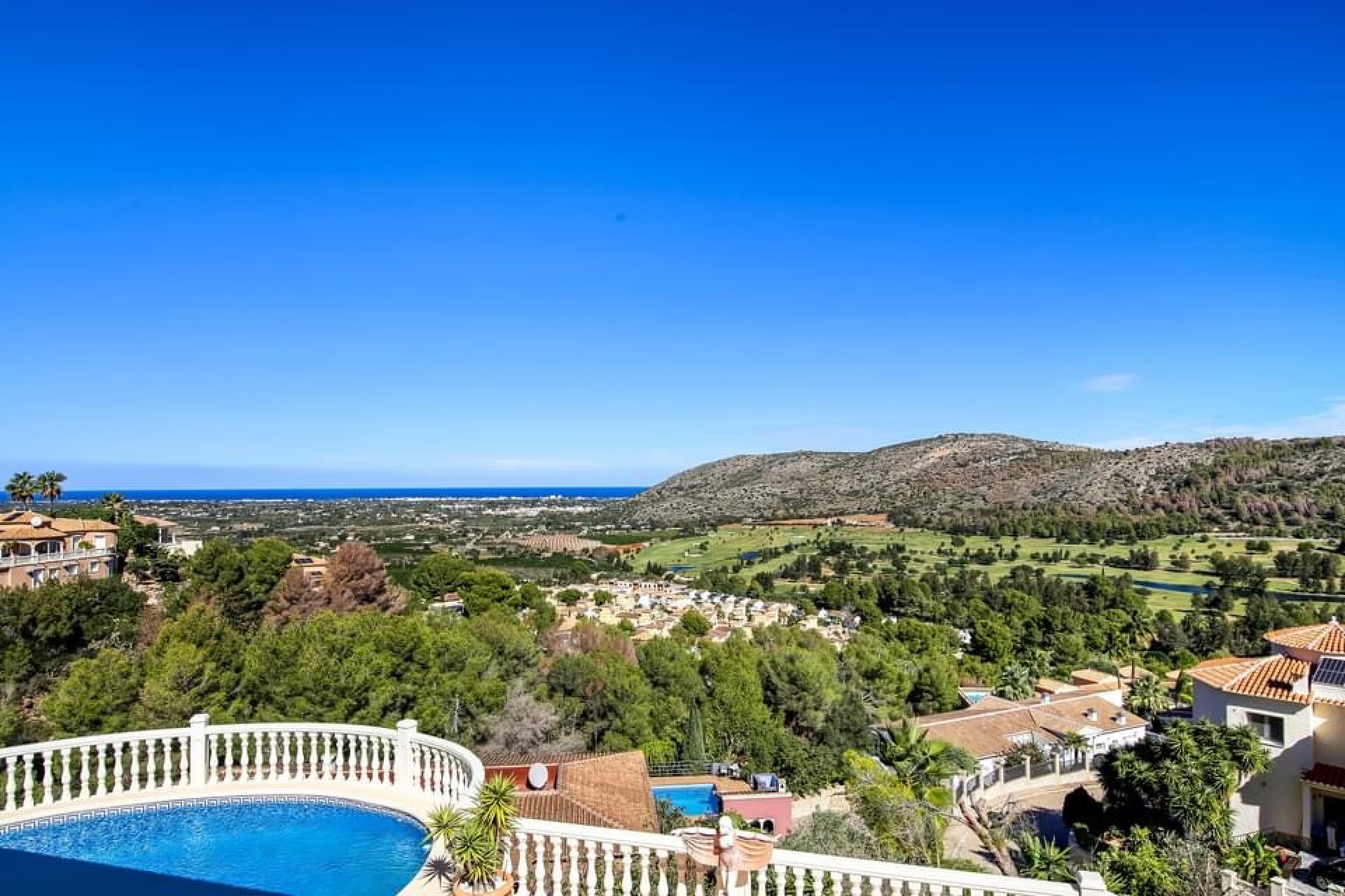 Resale - Villa -
Jávea - Costa Blanca