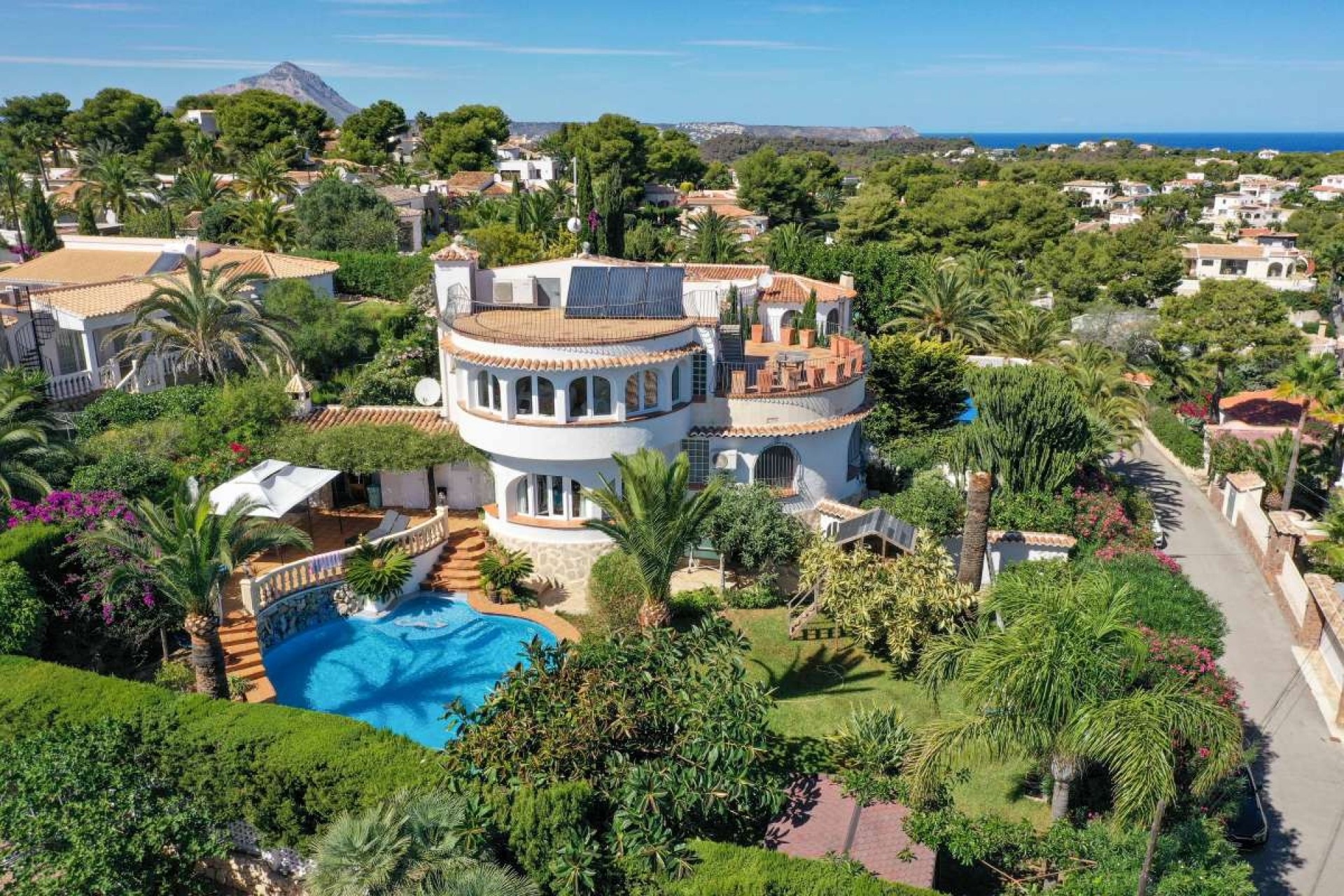 Resale - Villa -
Jávea - Costa Blanca