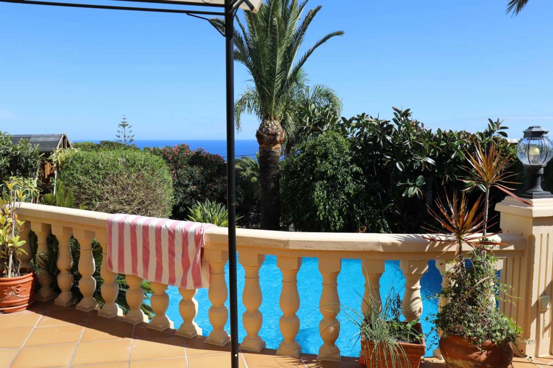 Resale - Villa -
Jávea - Costa Blanca