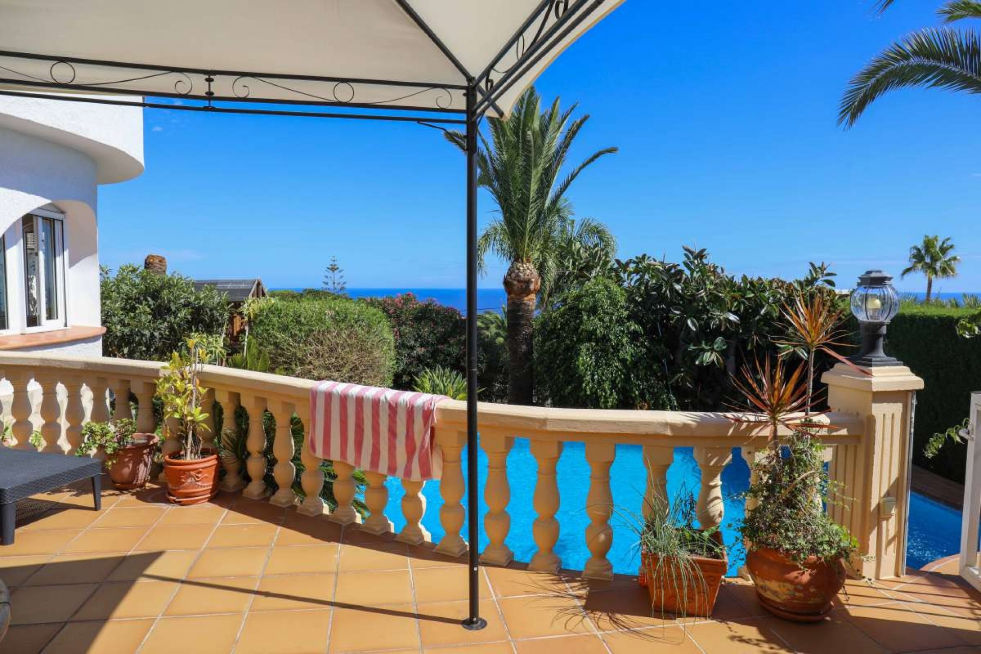 Resale - Villa -
Jávea - Costa Blanca